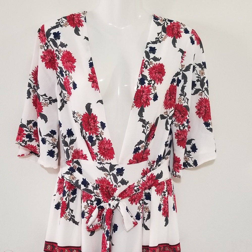 FuturinoWomen's Floral Print Half Sleeves Plunge N